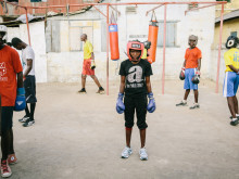 Leticia Ankrah tijdens de bokstraining bij de Akotoku Boxing Academy.